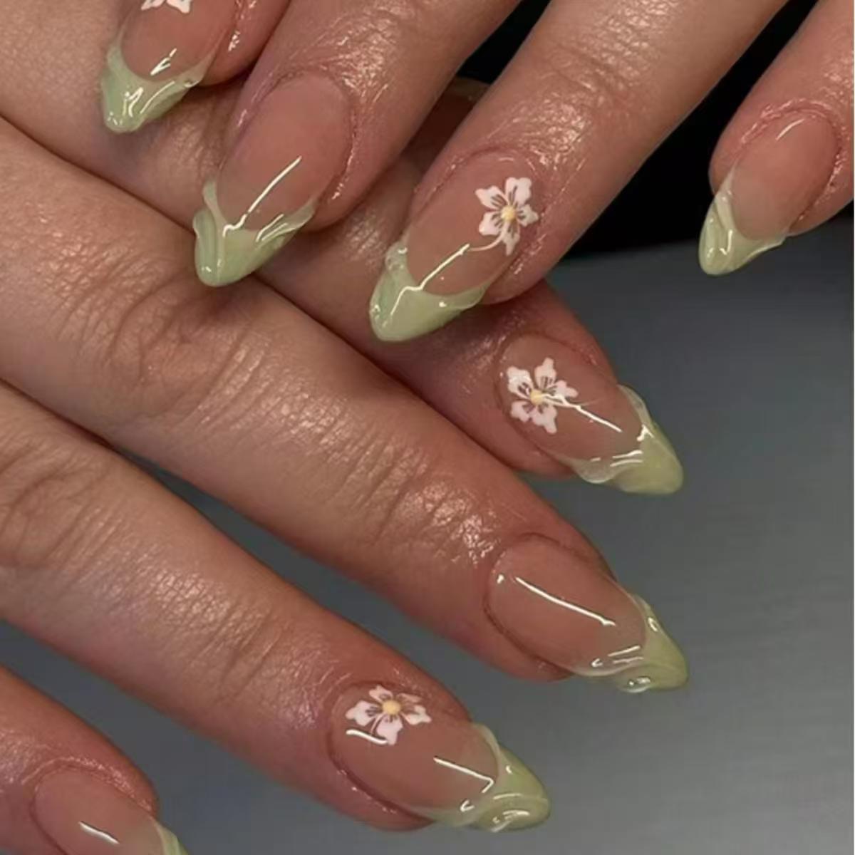 Nail Art Flower - 24 Buah Kuku Palsu Perancis Hijau