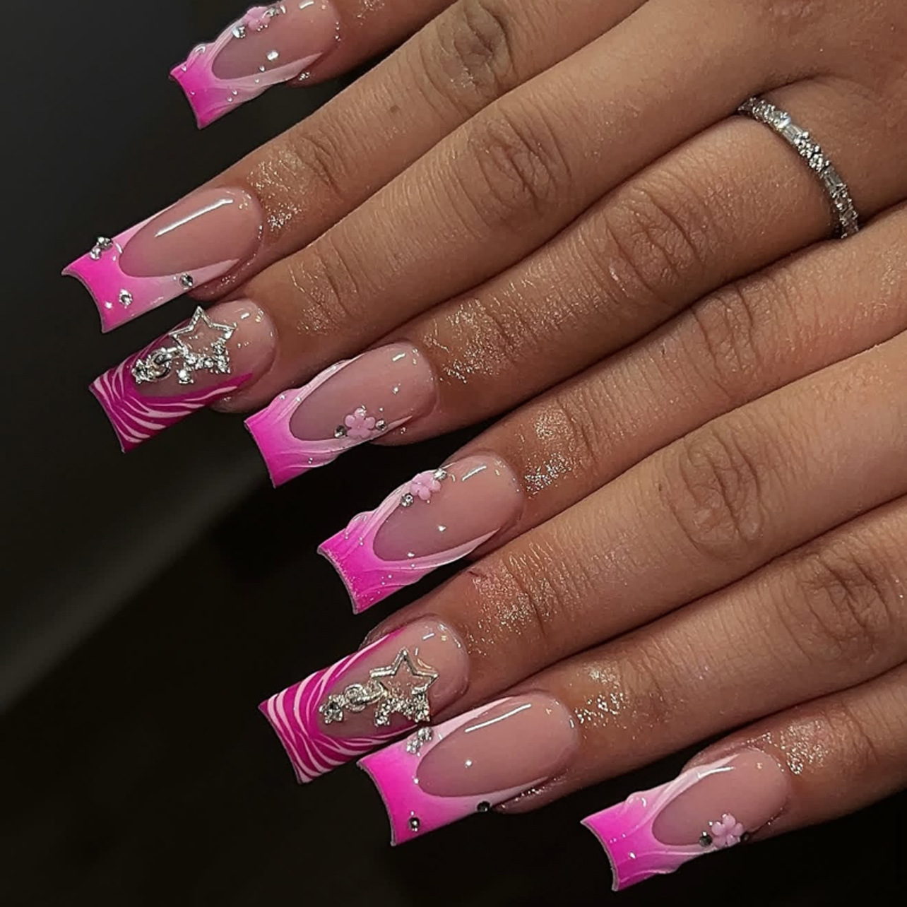 24Pcs Kuku Palsu Gaya Prancis  - Nail Art Zebra ulasan dan harga